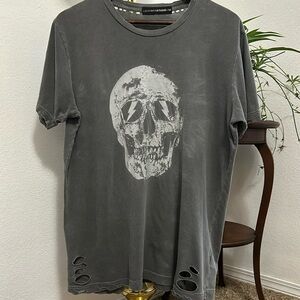 Distressed women’s gray skull t shirt